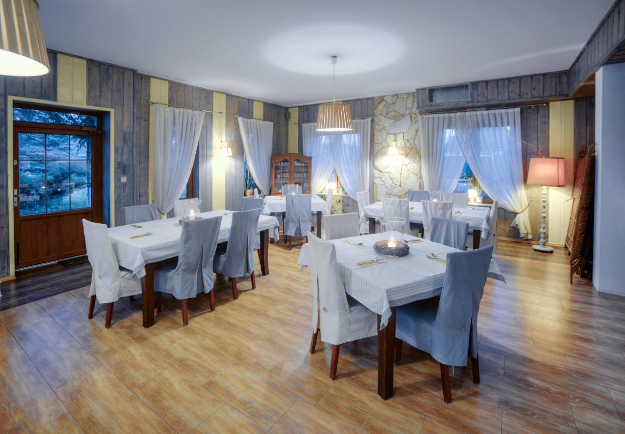 Restauracja Sidlo Bed & Breakfast Zukowo Exterior photo